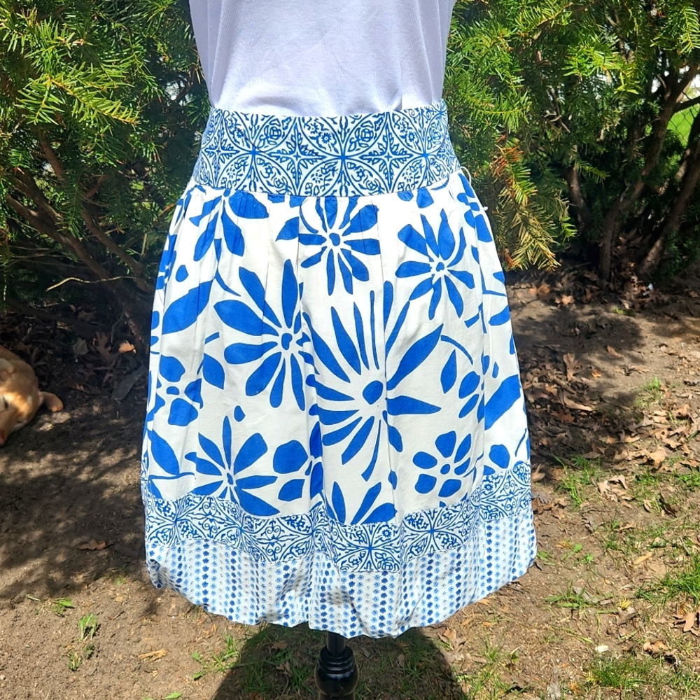 AEO ▪︎ Womens Cotton Floral Skirt, Size 8, White w/ Blue Flowers, EUc